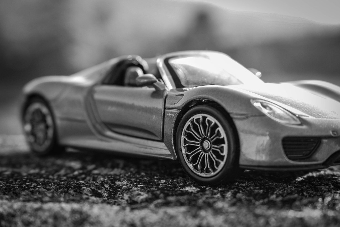 A Hot Wheels Porsche 918 Spyder casting