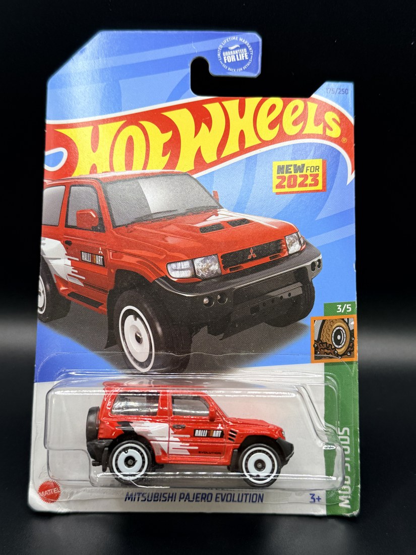 1998 Mitsubishi Pajero Evolution (Mud Studs) Hot Wheels 1:64 diecast