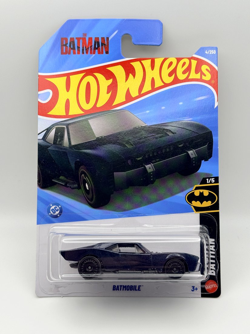 The Batman Batmobile (Blue) Hot Wheels 1:64 diecast